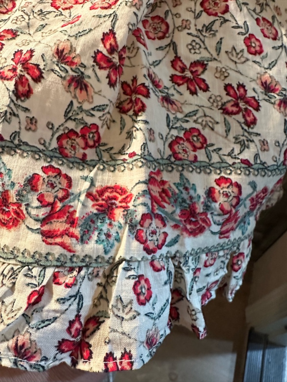 Max Studio Cream Maxi Skirt with Red Floral Print - Picture 4 of 4